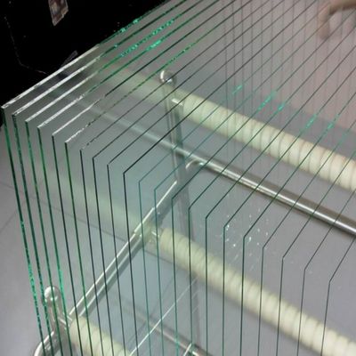 良い値段 カメラディスプレイのスクリーン保護のための超白型中型アルミニウムシリケートガラスシート オンライン
