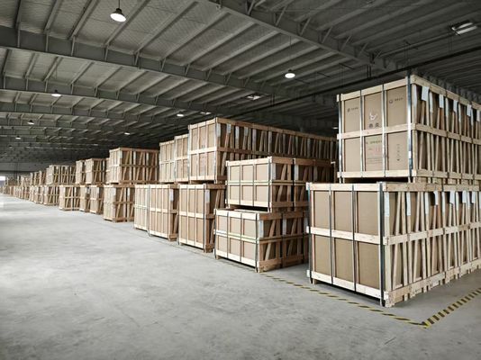 0.55mm 超薄型浮遊ガラス スイッチパネルカバー 低鉄 高透明性鉛筆硬さ 9H 4PB 9-12um